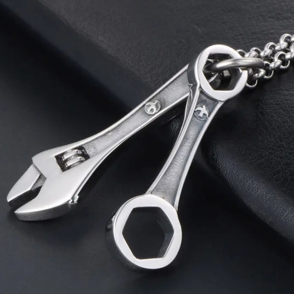 New! MEN'S Trendy Double Wrech Pendant Necklace. - Picture 2 of 6